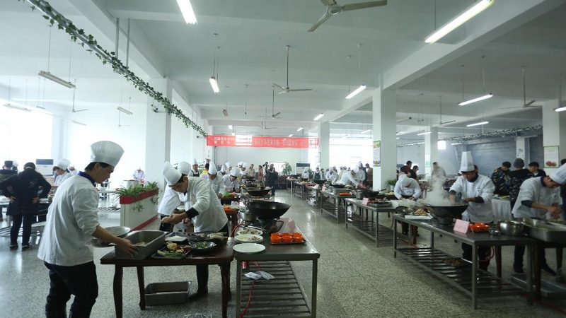 成都中央厨房餐饮设备：揭秘其背后的技术与应用