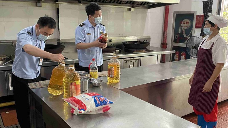 裱花甜品对奶油的要求较高，主要表现在以下几个方面：